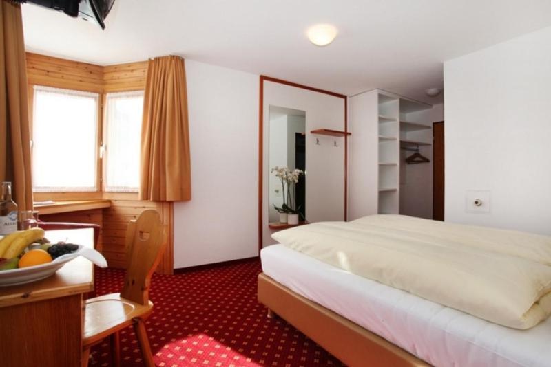 Hotel Central Obersaxen Eksteriør billede