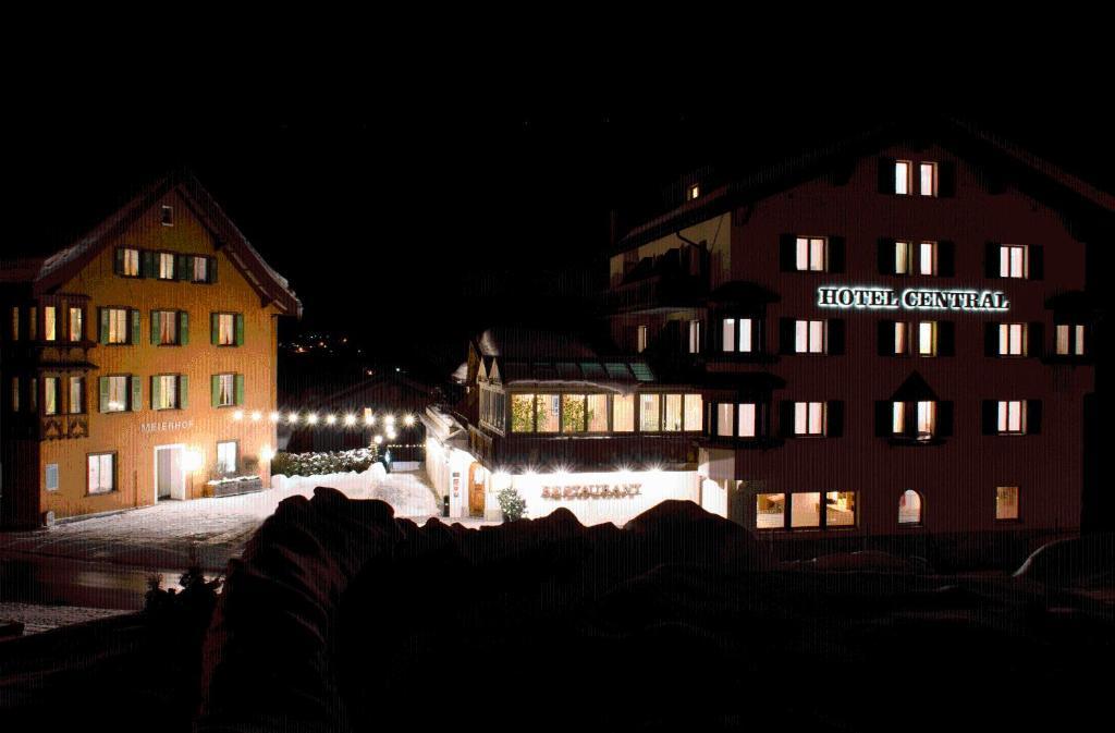 Hotel Central Obersaxen Eksteriør billede