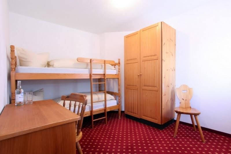 Hotel Central Obersaxen Eksteriør billede